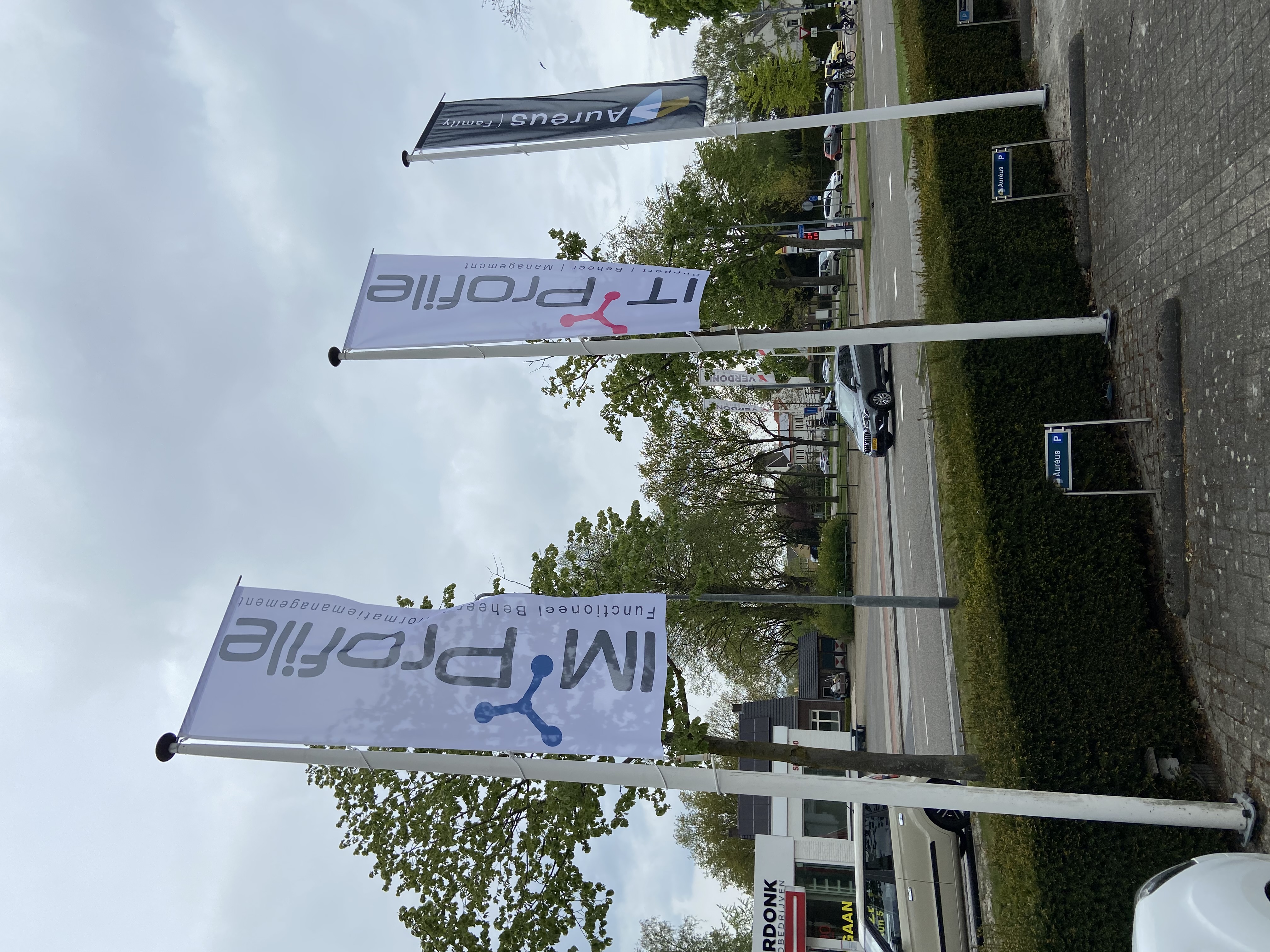 Square flags op maat Veldhoven